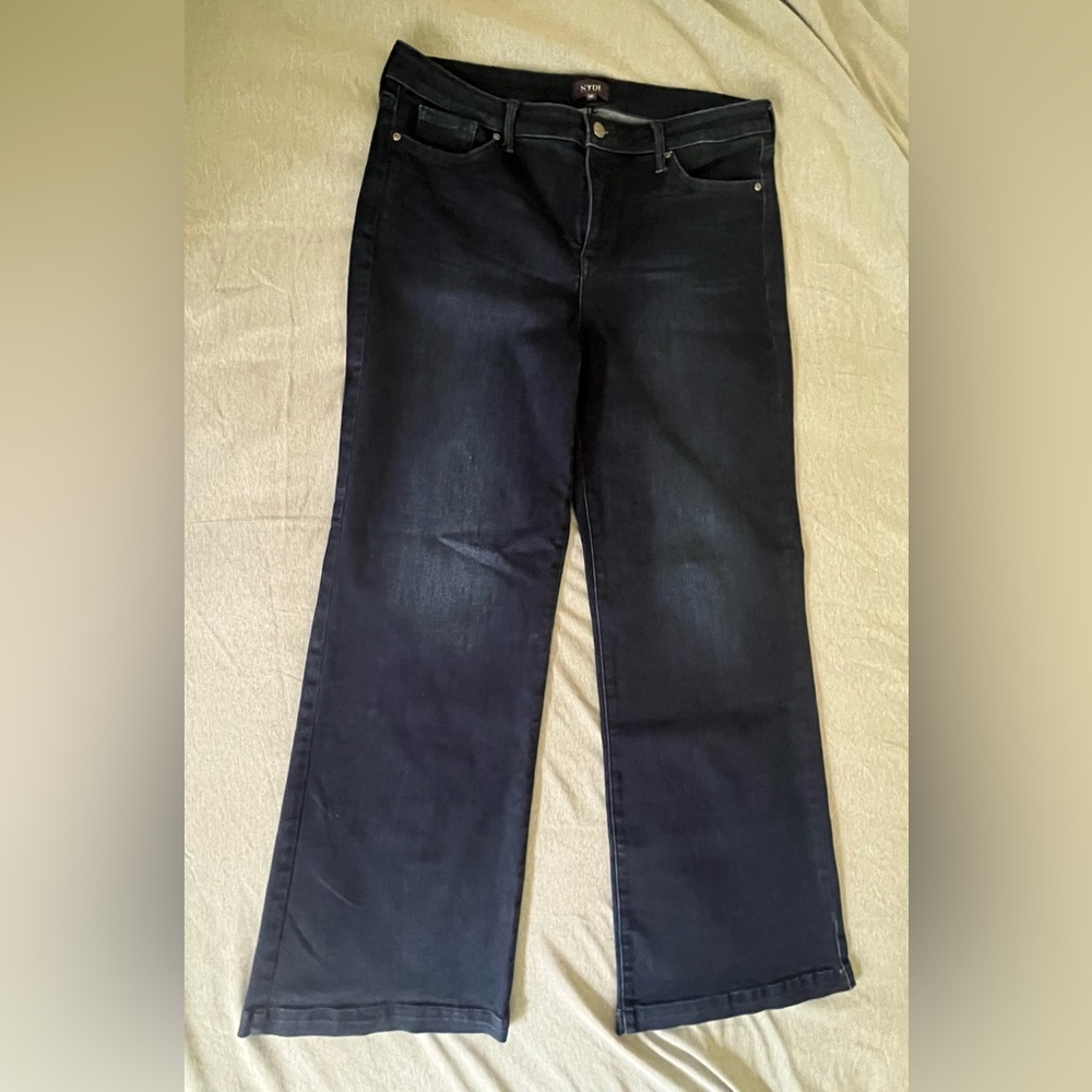 🖤 NYDJ - Black Flare Wide Leg Jeans 🖤